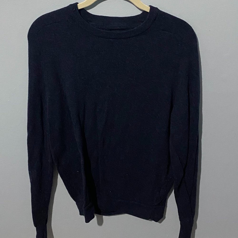Men's Canda Dark Blue Sweater - Medium - Hardly Worn